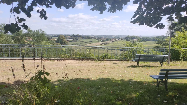 Vue du belvédère de Montfort-en-Chalosse